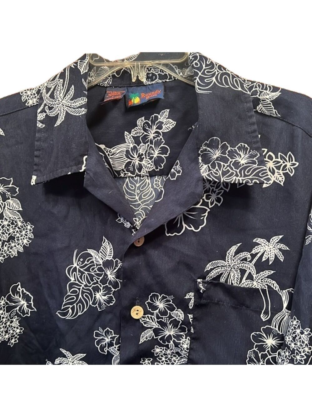 ROUNDY BAY SHIRT, Men’s Size Large, PTP 26”, L29”, Navy Blue with White, NWOT